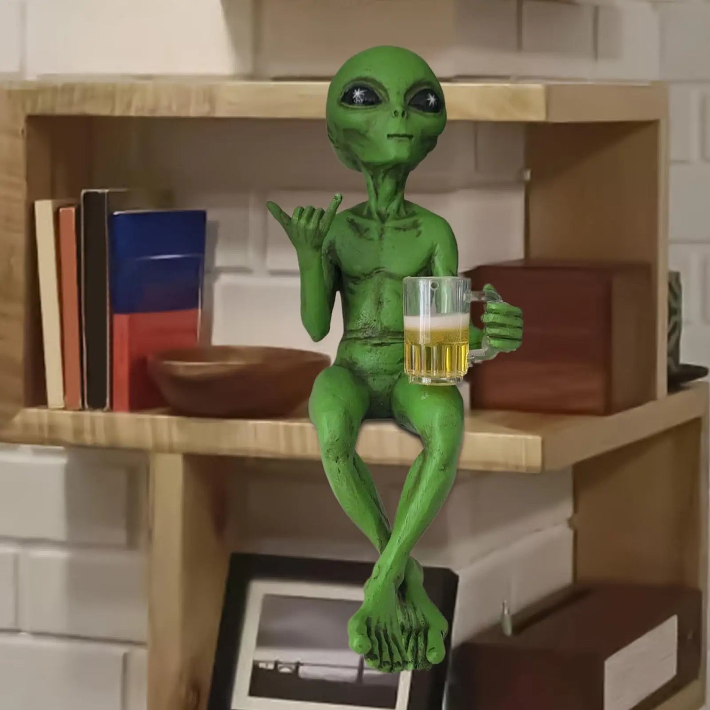 Alien Bebiendo Birra