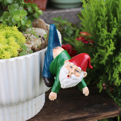 Gnomo travieso colgante para macetas – ¡El rey del jardín friki! 🧙‍♂️