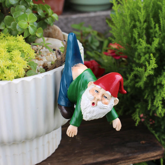 Gnomo travieso colgante para macetas – ¡El rey del jardín friki! 🧙‍♂️