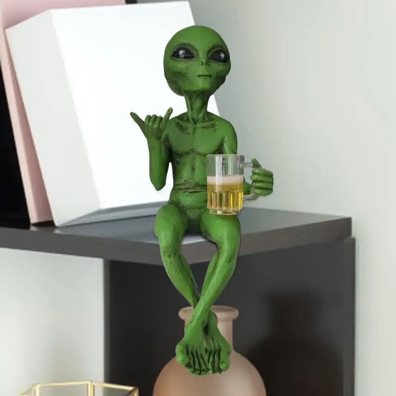 Alien Bebiendo Birra