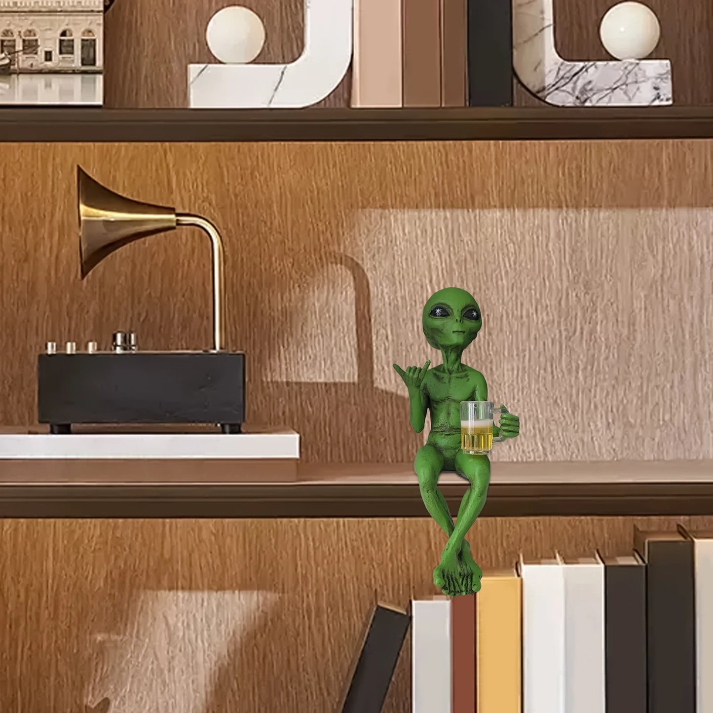 Alien Bebiendo Birra